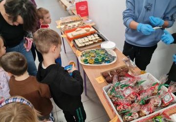 Kiermasz słodkości klasy 6