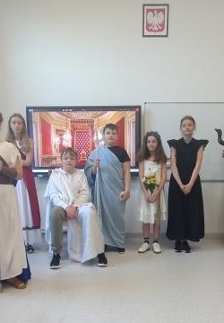 Pokaz mitologicznych bogów