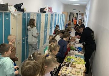 Kiermasz słodkości klasy 1